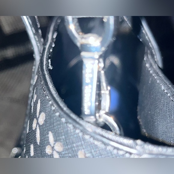 ☑️☑️Black and Shiny silver 2 piece Bag and Wallet Combo from Michael Kors 🤩 - Picture 4 of 8